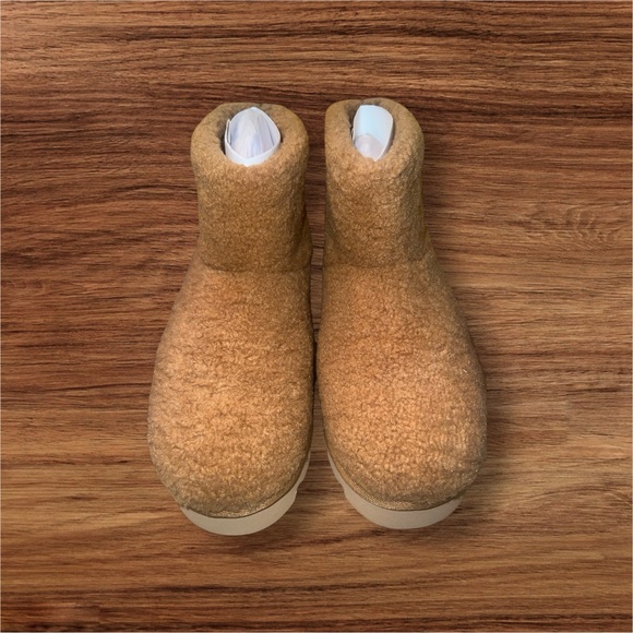 Michael Kors Winnie Bootie - Picture 2 of 5